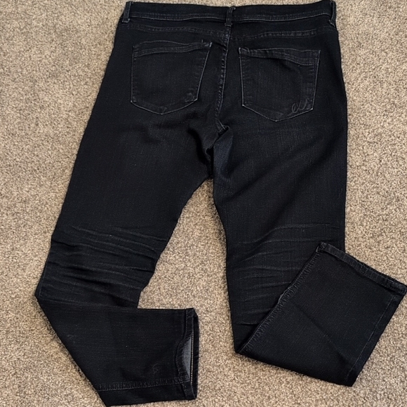 Express Mid Rise Cropped Jeans - Picture 3 of 3